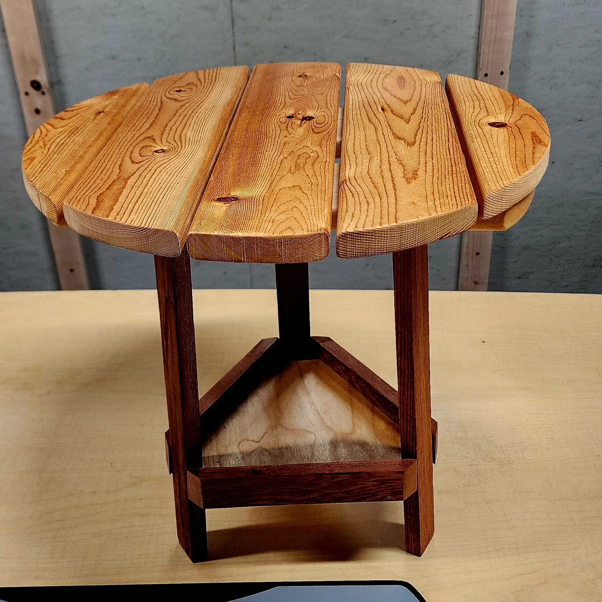 Woodworking Class :  Three legged patio table part 2 