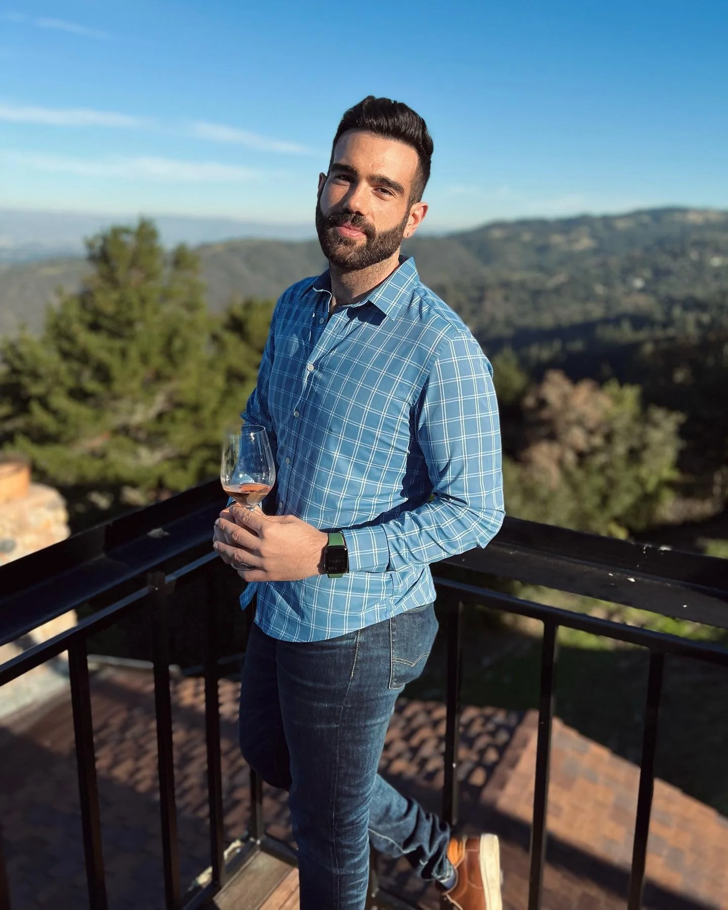 See, swirl, sniff, sip, savor. 🍇
.
.
.
#wine #winecountry #operasinger #tenor #model #malemodel #california #pridemonth #zaddy #scruff #beard #beards #bearded