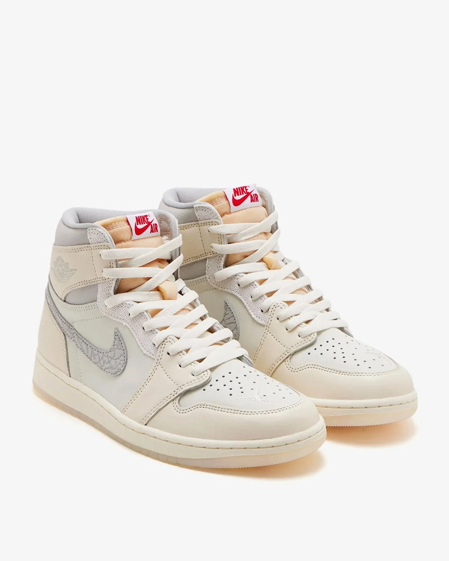 Men&lsquo;s Air Jordan 1 &rdquo;Jordan 1 Retro High OG Sail University Red&ldquo;  is now available at The Loop(Yonkers &amp; Spring Valley) First come first served. 

IH4363-100 : $185

#aj1#jordan#airjordan#jordan1#sneakers#sneakerhead