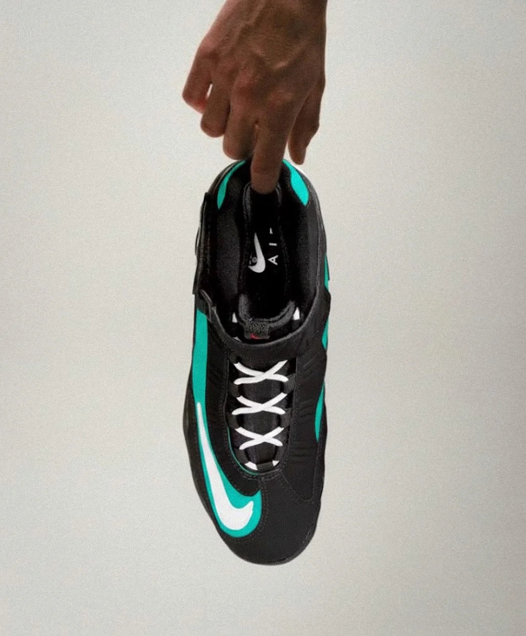 Men&rsquo;s Air Griffey Max 1 &ldquo;Black and Freshwater&rdquo; will be available Friday 12/12 at 10:00 AM at The Loop(Yonkers Only). First come first served. 

DM8311-001 : $180

#nike#nikegriffy#sneakers#sneakerhead