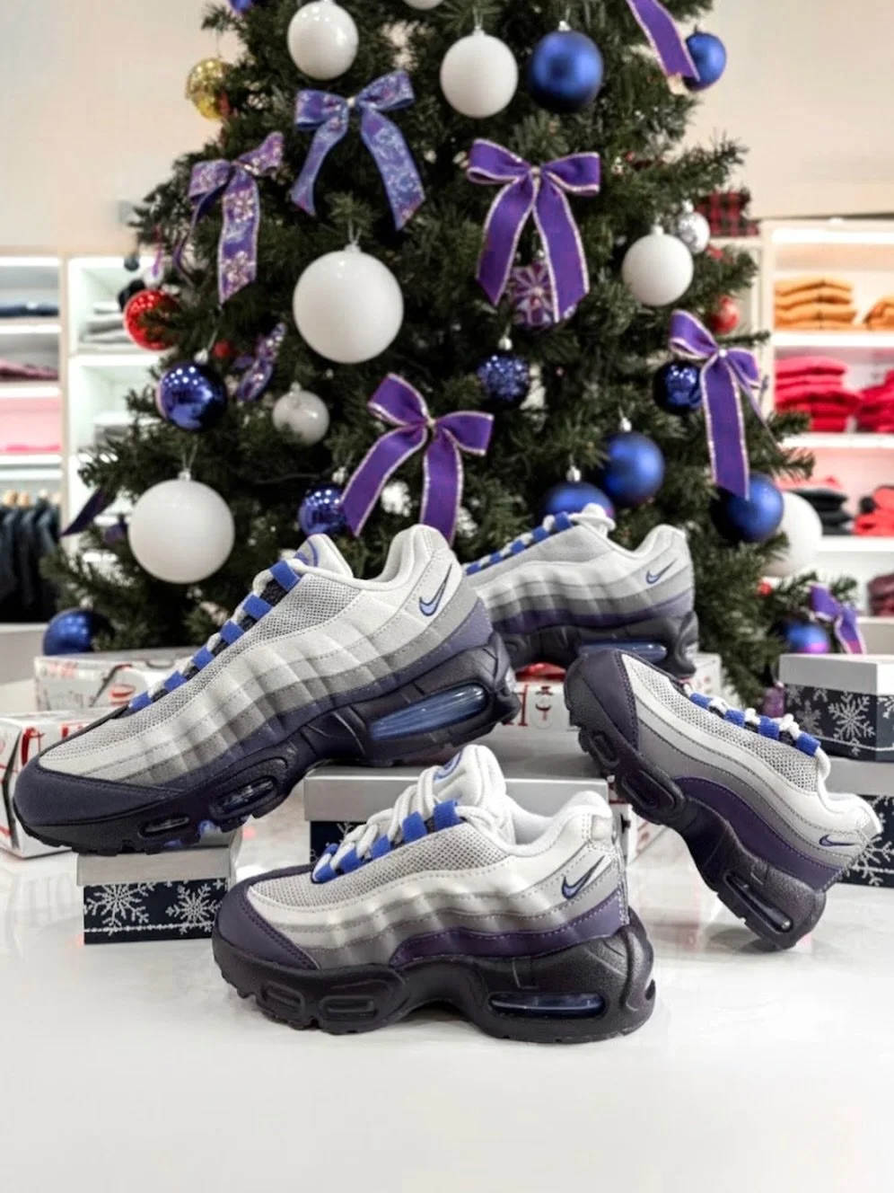 Nike Air Max 95 OG &rsquo;Pencil Point&lsquo; @ The Loop. 
Sizes for the whole family available now. 💜💙

#nike#nikeairmx#airmax95