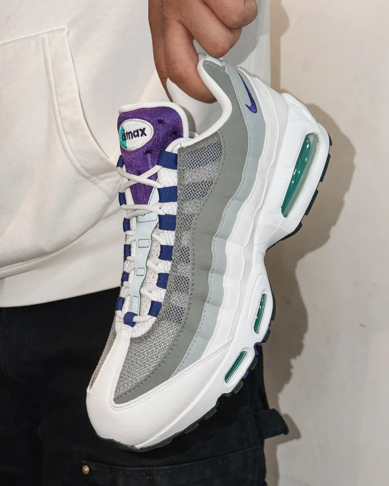 Women's Nike Air Max 95 OG Big Bubble Grape is now available at the Loop. 

HJ5996-100(Size 7-14) : $190

 #airmax95 #airmax95 #airmax95grape #theloop #sneakers #sneakerstore #sneakerslover #SneakersAddict #sneakersaddict