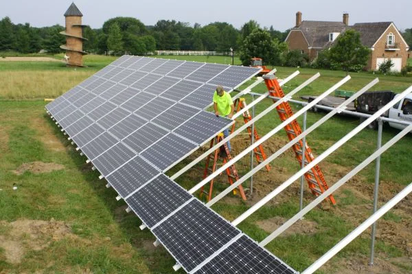 grount-mounted-solar-array.jpg