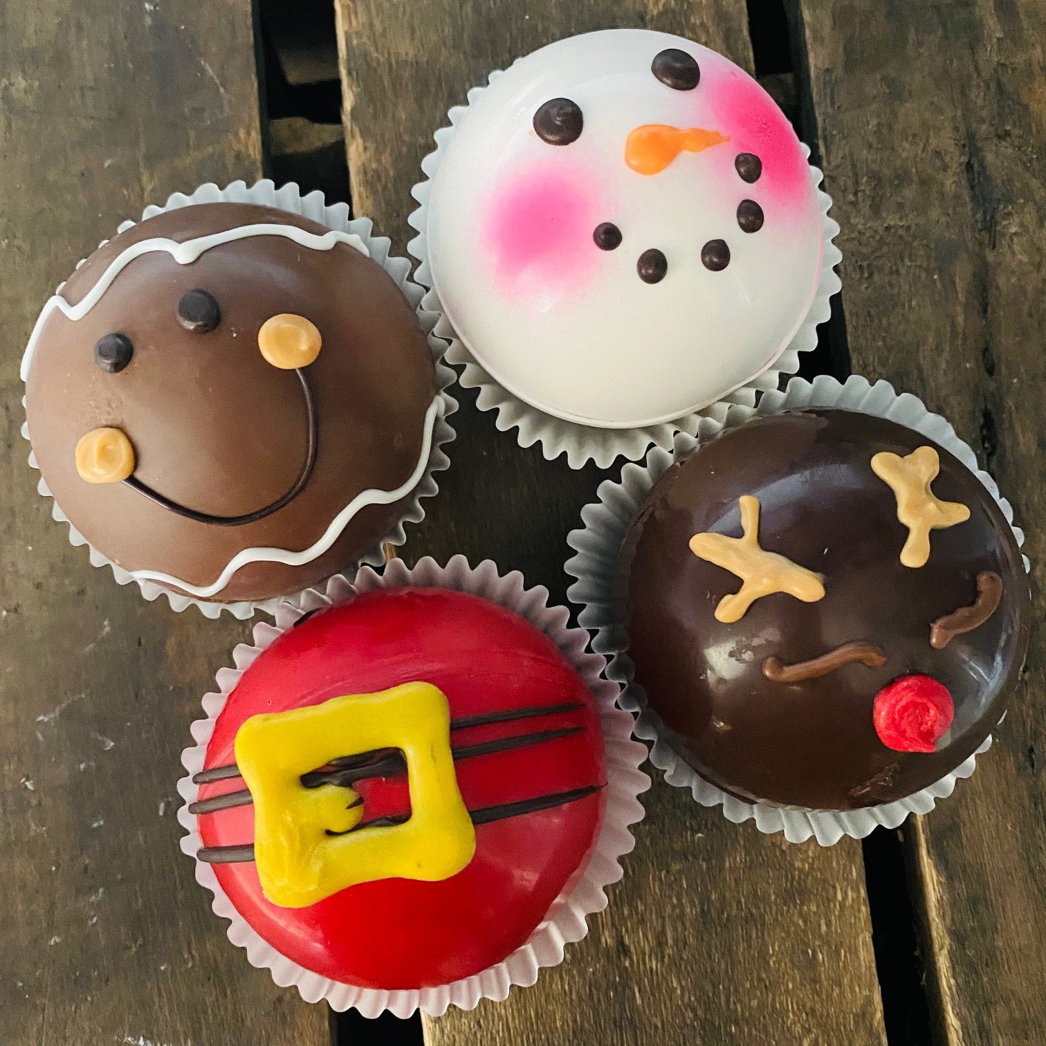 SPECIALTY HOLIDAY HOT COCOA BOMBS // Holiday