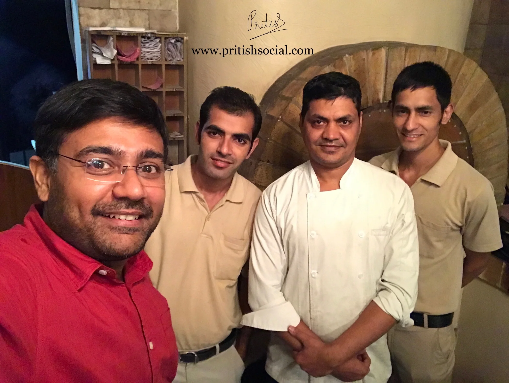 Café Nomad Chandigarh | Best Mediterranean Restaurant | With Chef | Food Blog | PritishSocial