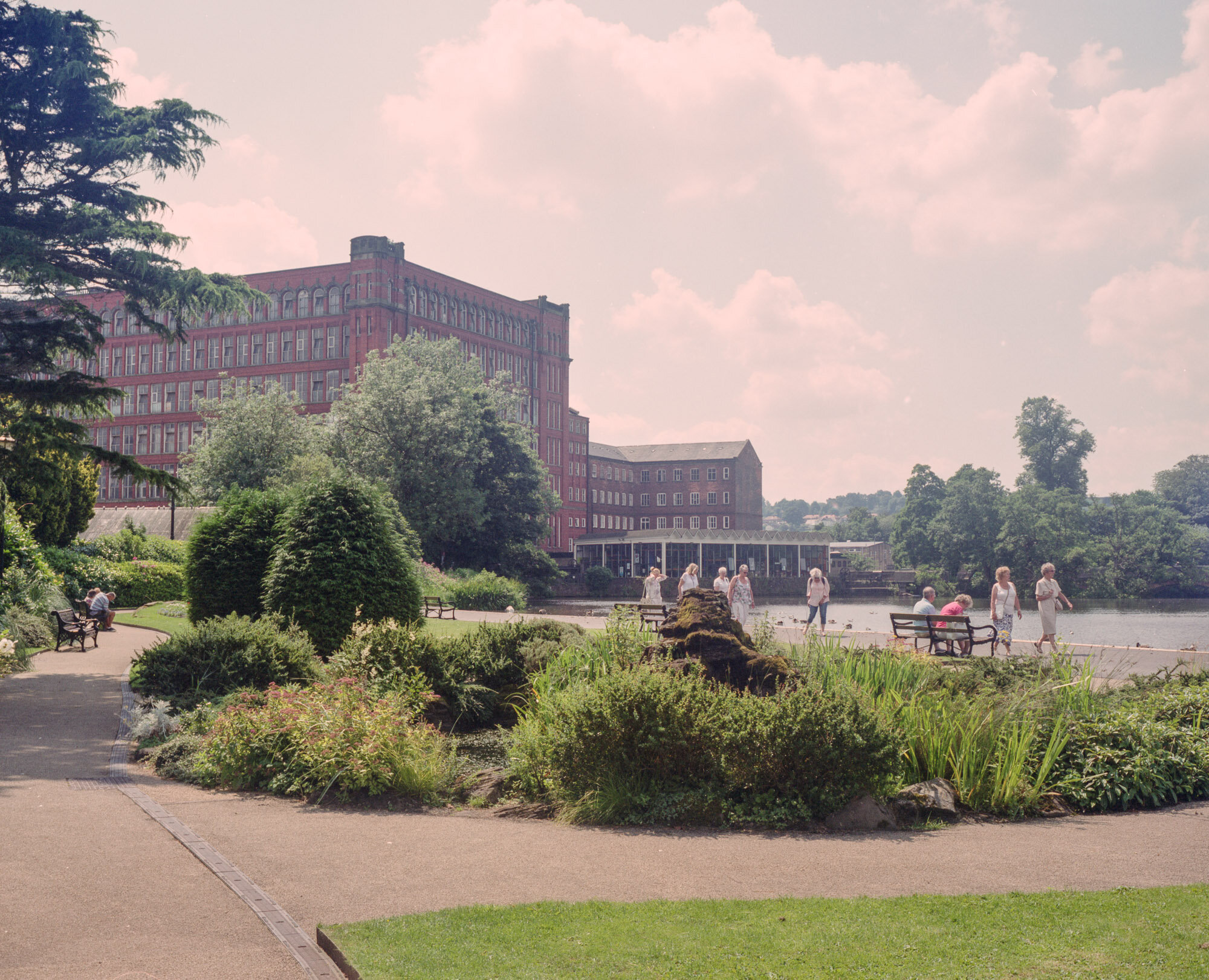  Belper River Gardens, River Derwent and North Mill Museum, Belper. 