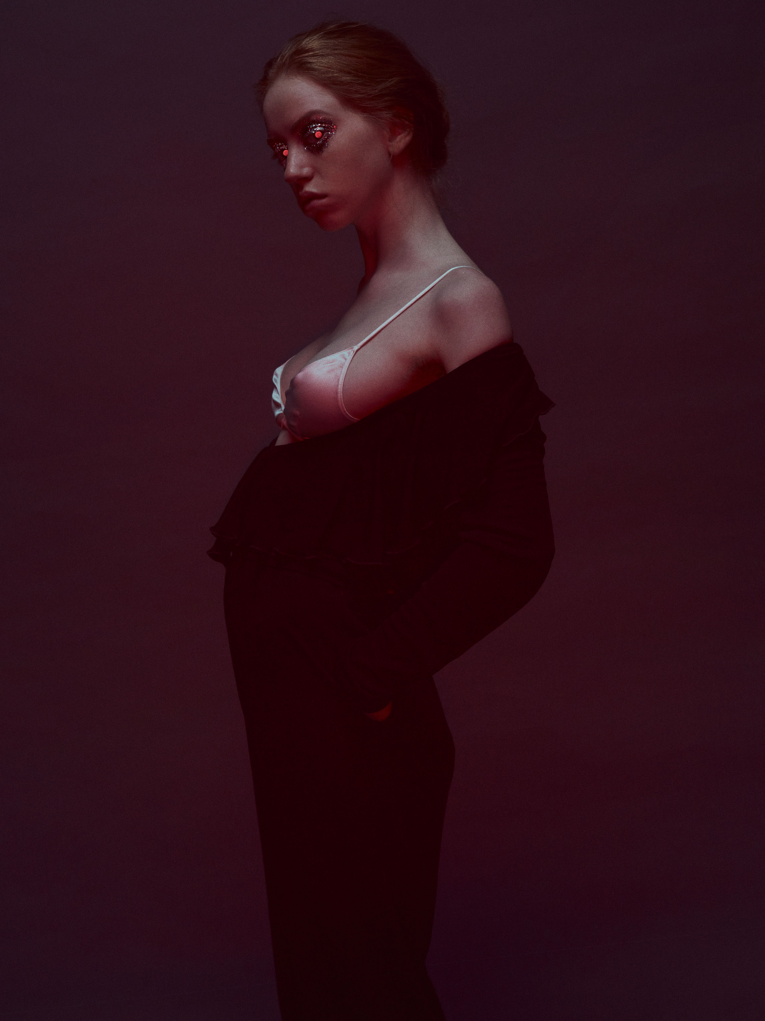 STUDIO_04_024 f3 crop_mid.jpg