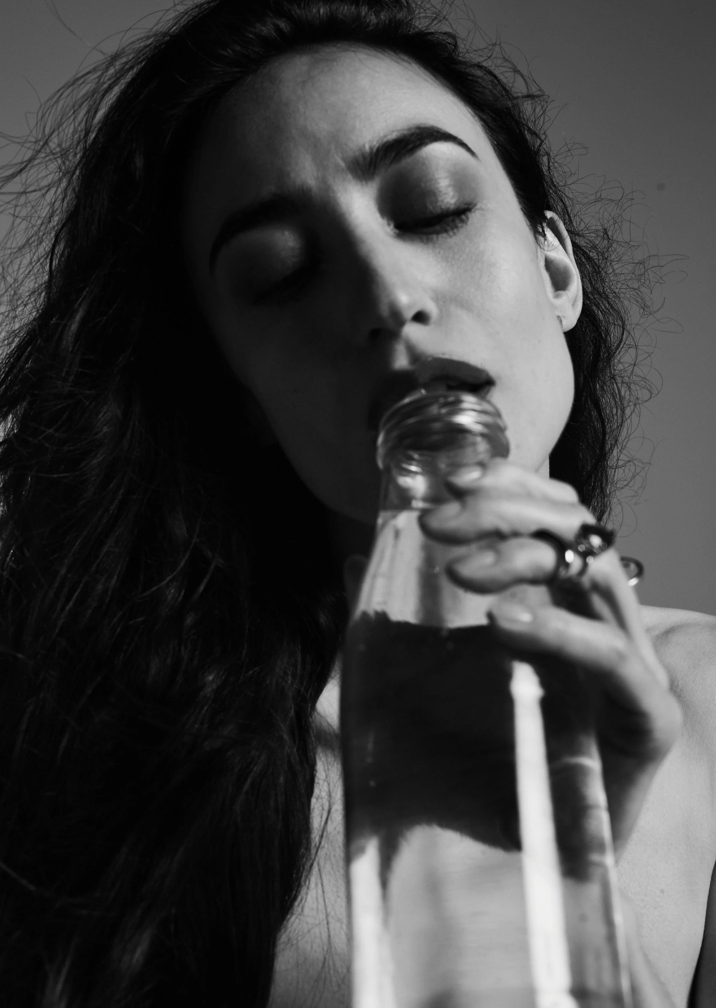 2019_02 HOUSE PARTY_SHOOT12_147 CROP_MID.jpg