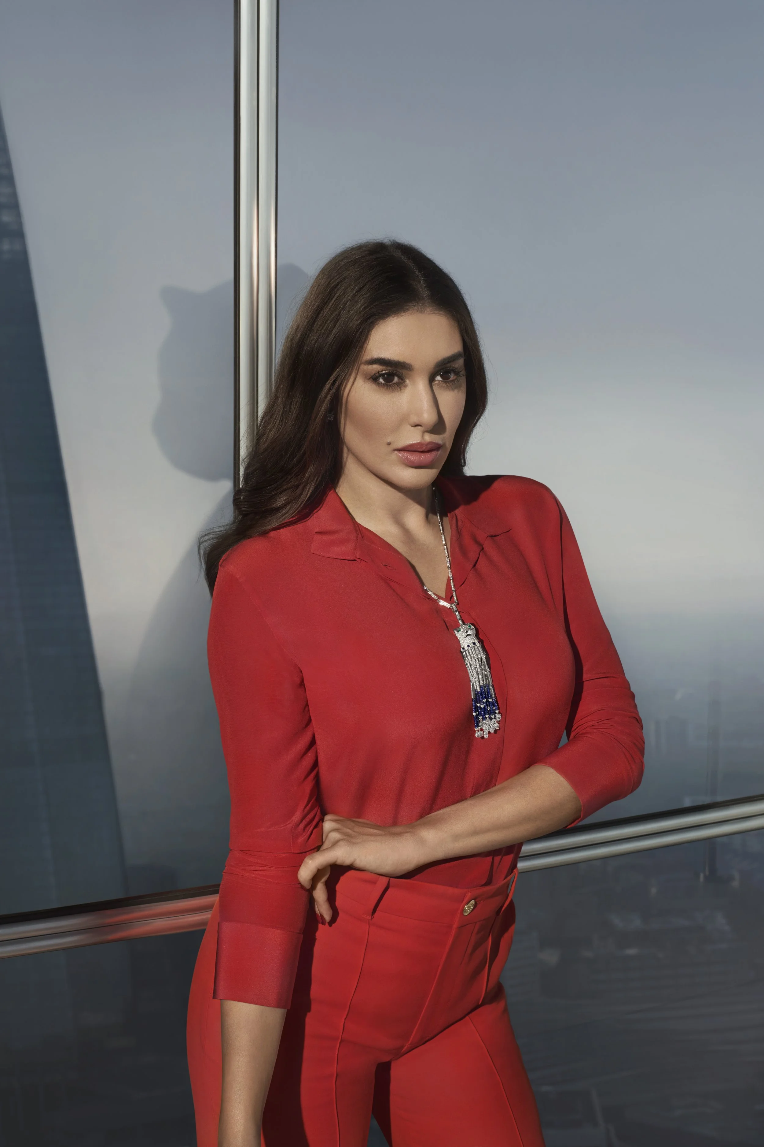 2020_12 CARTIER_PANTHERE_YASMINE_SHOT02_LOOK01_SHADOW_032 f8.jpg