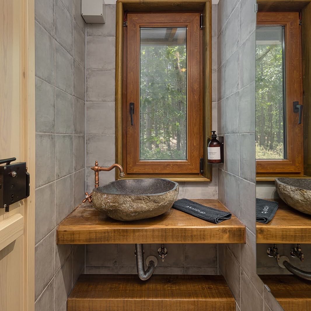 &bull; Bathroom with a view 🌳
.
.
.
📸 @lefteris_kossaras 
@two_clicks_photography 
.
.
.
#agramada #agramadatreehouse #xaniagramada #bathroomdesign #treehouselife #forestlovers #chalkidiki #airbnblife #bucketlist #getaway #nature #architecture #bat