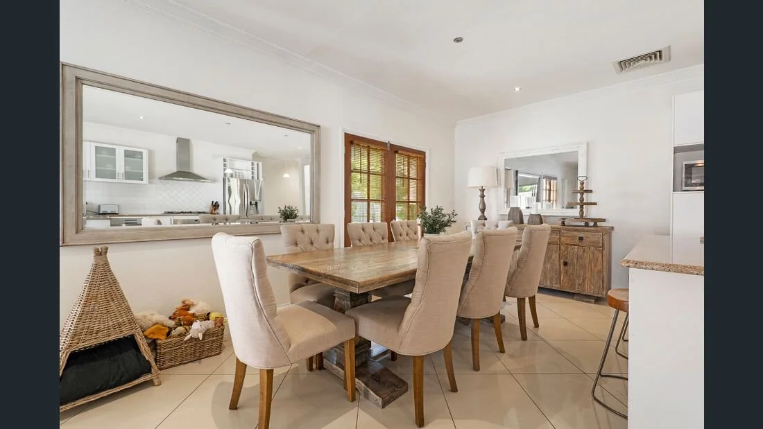 Yale Court Dining.jpg