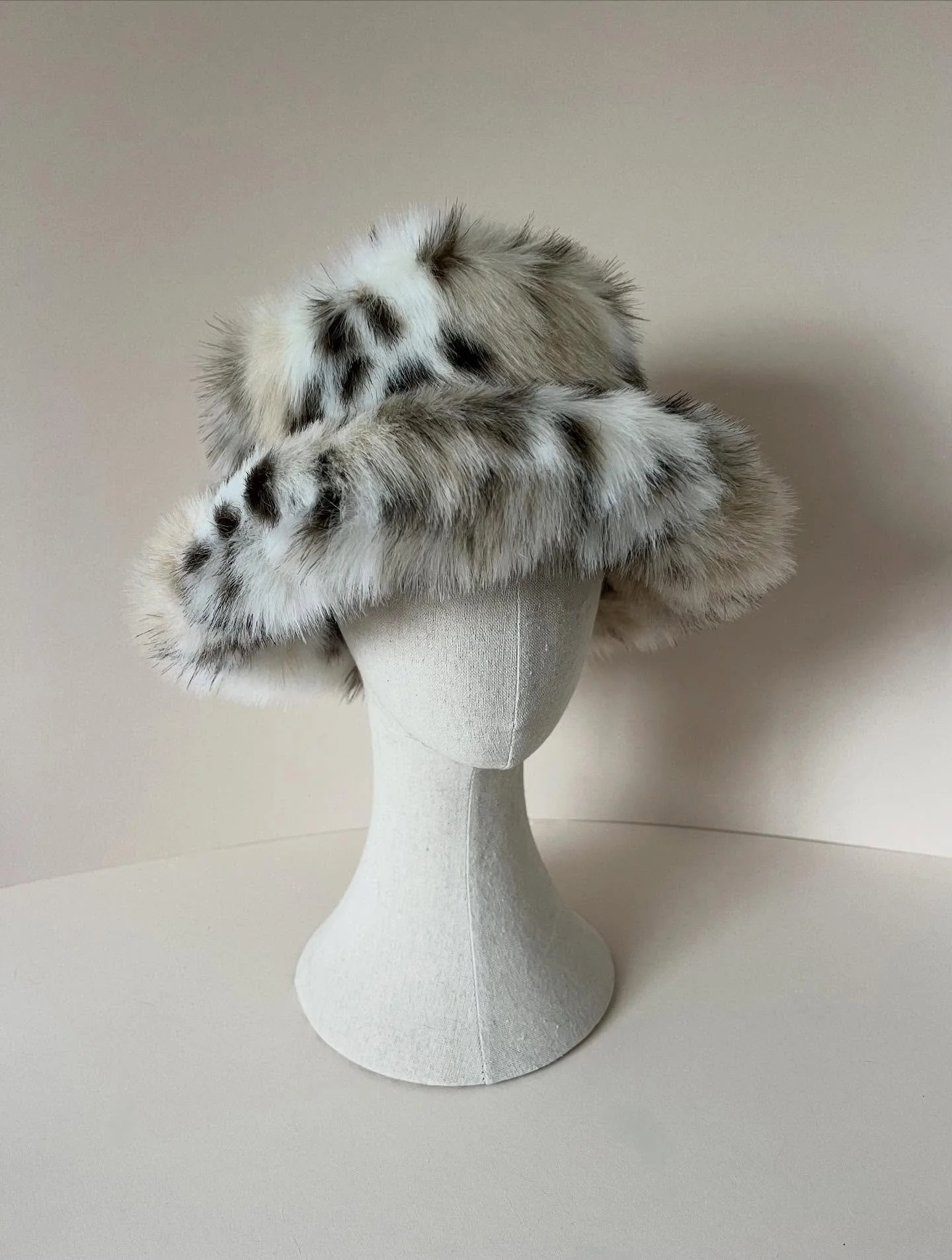 I had a small ammount of Kitten fur left and made two Limited Edition Buckets. One has already sold and I&rsquo;ve just listed the other on the site in our Studio Editions. She will be with you before Christmas 🐁🎀