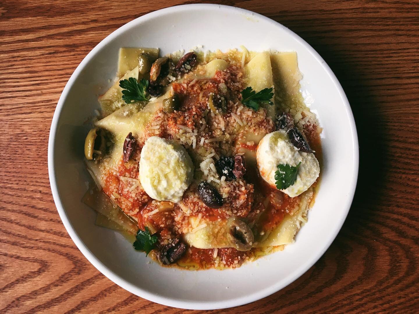 Pork Sausage &ldquo;Lasagna&rdquo; 💥

(House made Sausage and Pasta, Burrata, Olives, Tomato-Fennel Ragu)
