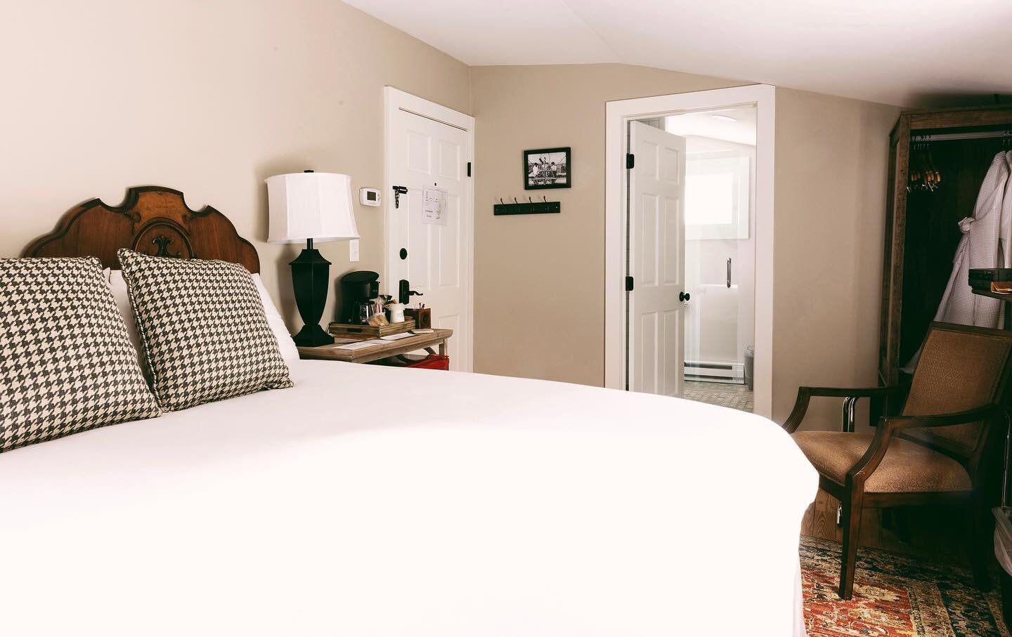 Still looking for the perfect Christmas gift? Book a weekend getaway with that special someone at the Park Inn or grab a group of friends and stay at the Glenn Scott Manor! We&rsquo;ve got something for everyone. 🎁

Don&rsquo;t forget to check out t