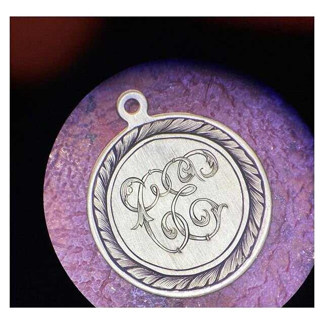 View through the microscope of my first hand engraved monogram + a repeating leaf border ☺️ Sam Alfano let me borrow some of his monogram design books and I came up with this CE for my mom! So happy to continue practicing this art &mdash; hand engrav