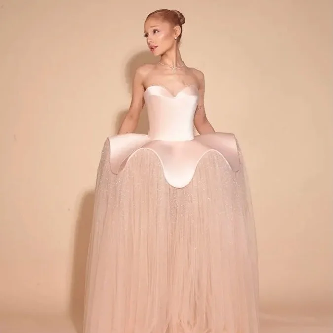 Legendary Lady 1 of 16 whom I&rsquo;ll be covering and honoring during &ldquo;High Heels&hellip;Higher Notes!&rdquo; on 3/8 @atlaspacdc:

Ariana Grande-Butera - (born June 26, 1993) is an American singer, songwriter, and actress. Known for her four-o