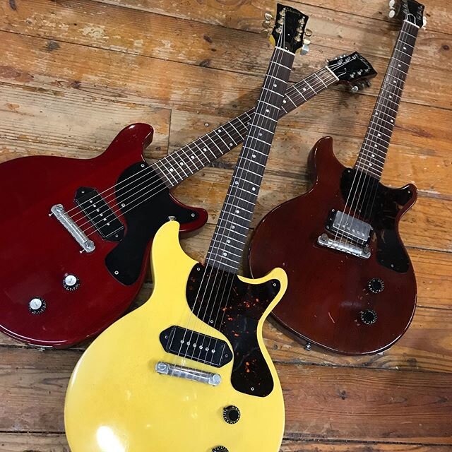 It&rsquo;s #gibsunday!! Check out this Les Paul Jr power trio!! 🔥Late &lsquo;80s #cherryred Tokai, 1997 #tvyellow 1960 Gibson reissue and original 1959 Cherry Red Gibson Jr 🤘🏼#gibsonlespauljunior .
.
.
.
.
. .
.
#insidetheshop
#thatlittleguitarsho