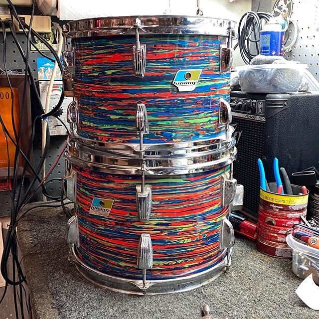 Drums need TLC too! Swipe to see the difference. .
#drums #repair #restore #restoration #shiny #ludwig #vintage