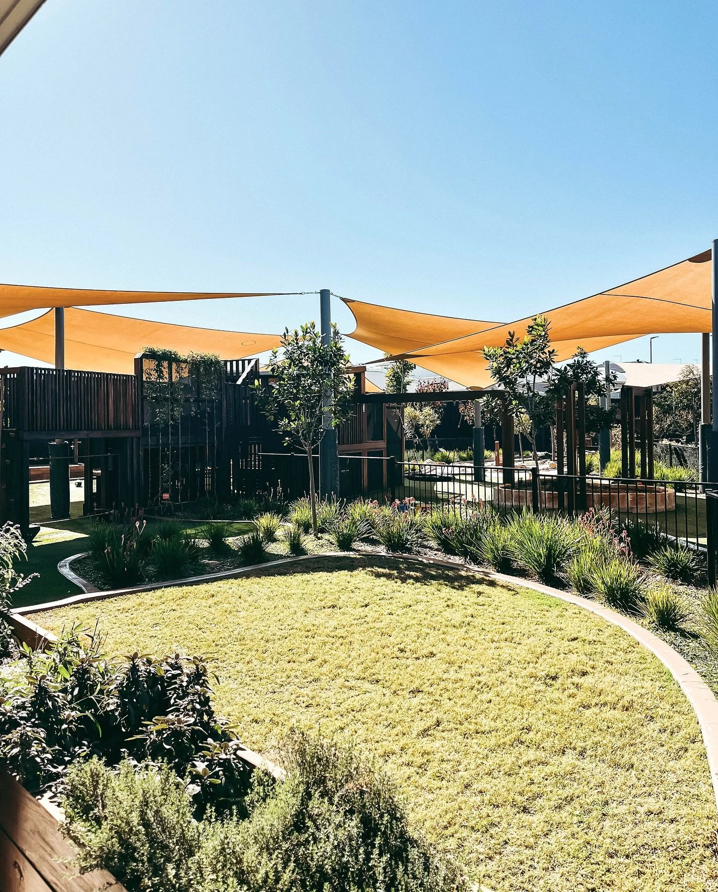 We love grown-in plants!! 🌿 Check out the beautiful greenery thriving at Peak Flagstone almost a year on from completion.

When plants have the time and care to establish, they bring so much more than shade and colour, they create texture, invite wi