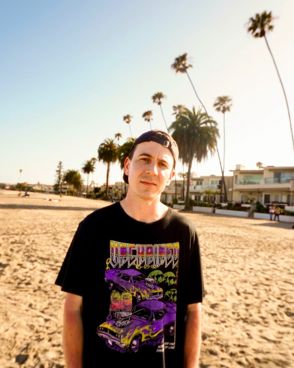new music coming your way ☀️🔊

&ldquo;SUNSHINE&rdquo; is finally seeing some light after being locked away in the dubstep vault for years

here&rsquo;s a rare photo of touching sun for proof 💀

OUT WEDNESDAY | JULY 22ND