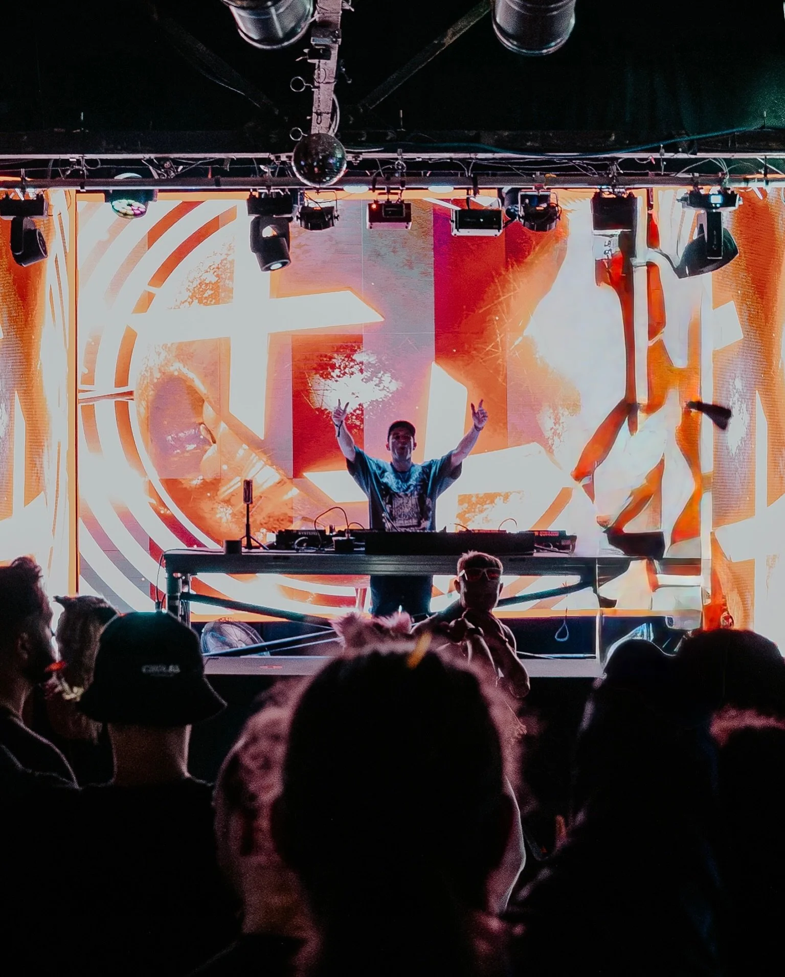 TYSM DETROIT 💣 huuuge love to Loud Detroit for having me out this weekend to rage with all of you. you guys really turned up and made this one special

giving honor to @loud.music.festival @motorcity_underground @hiatusmusicentertainment and everyon