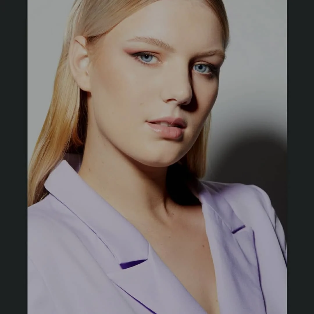 Medusa vibes only🐍
&bull;
&bull;
&bull;
Photographer @elizabethmaleevsky 
Makeup artist @brittanyamua 
Agency @tamblynmodels 
@tamblyn_theacademy 
#model #fashion #womenempowerment #curvymodel #photooftheday #scoutmeselect #australianmade #photoshoo