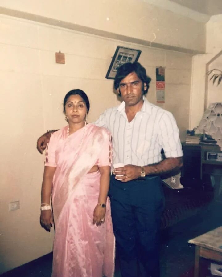 42nd Wedding Anniversary Mum 🥳
I know how much you miss Baapu everyday ❤ ❤ 
#1986photo #perfectcouple #oldendaysmemories #oldlovers