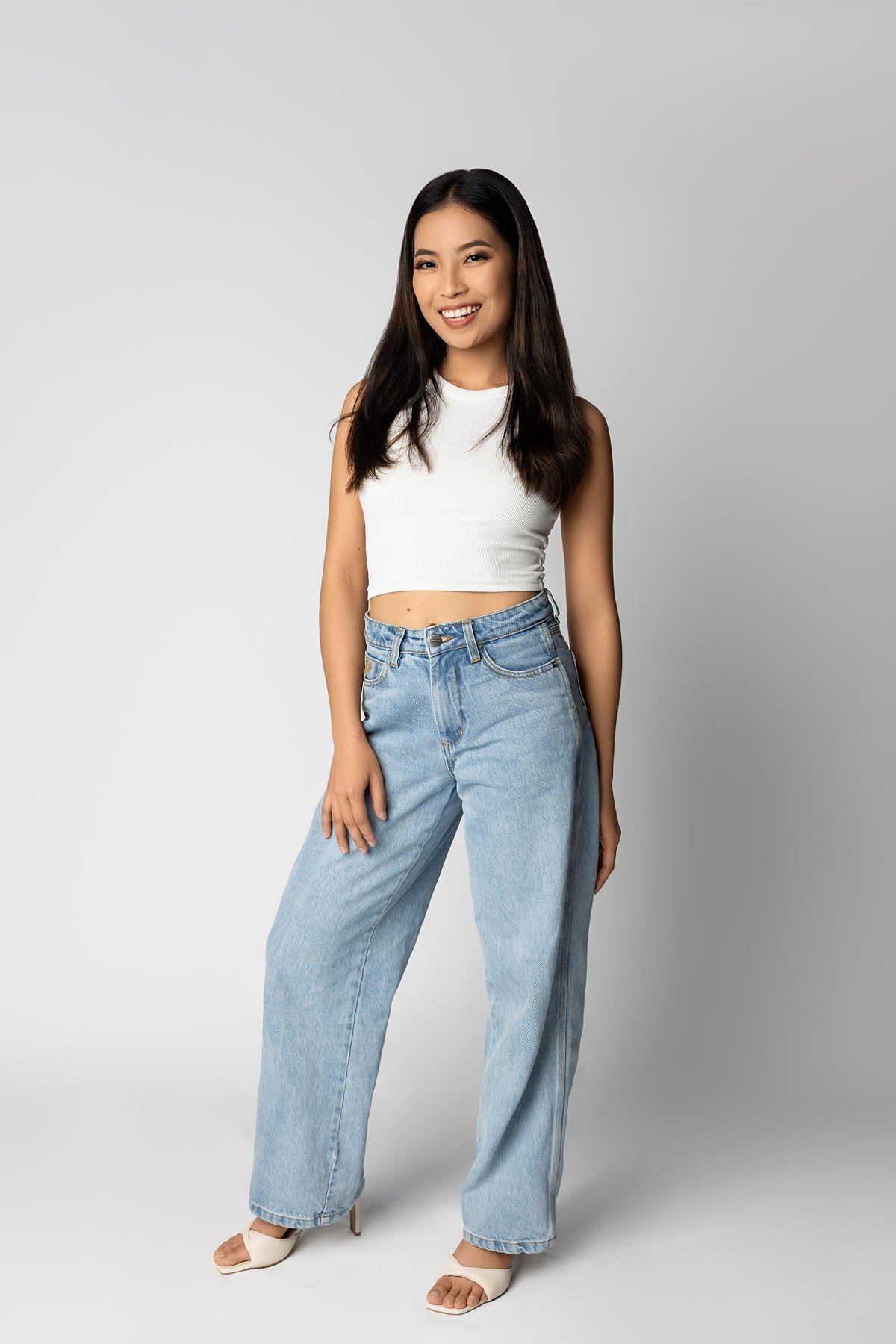 KAMONNET NAKKHUNTHOD Model Imagery.jpg