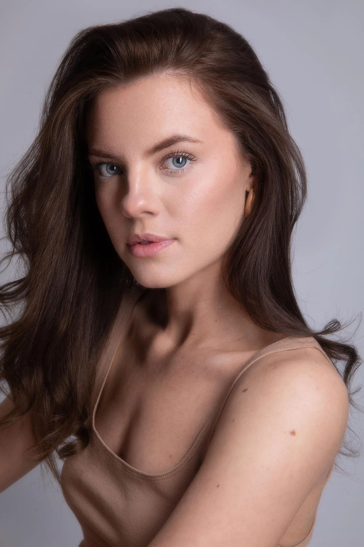 ELLA HALPIN Headshot.jpg