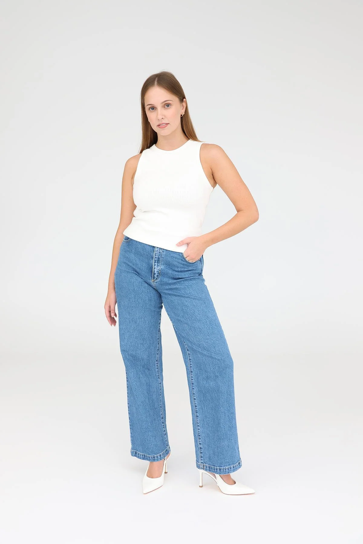 ABBEY CARTER Model Imagery 24-09-2025 14_13_41_200.jpg