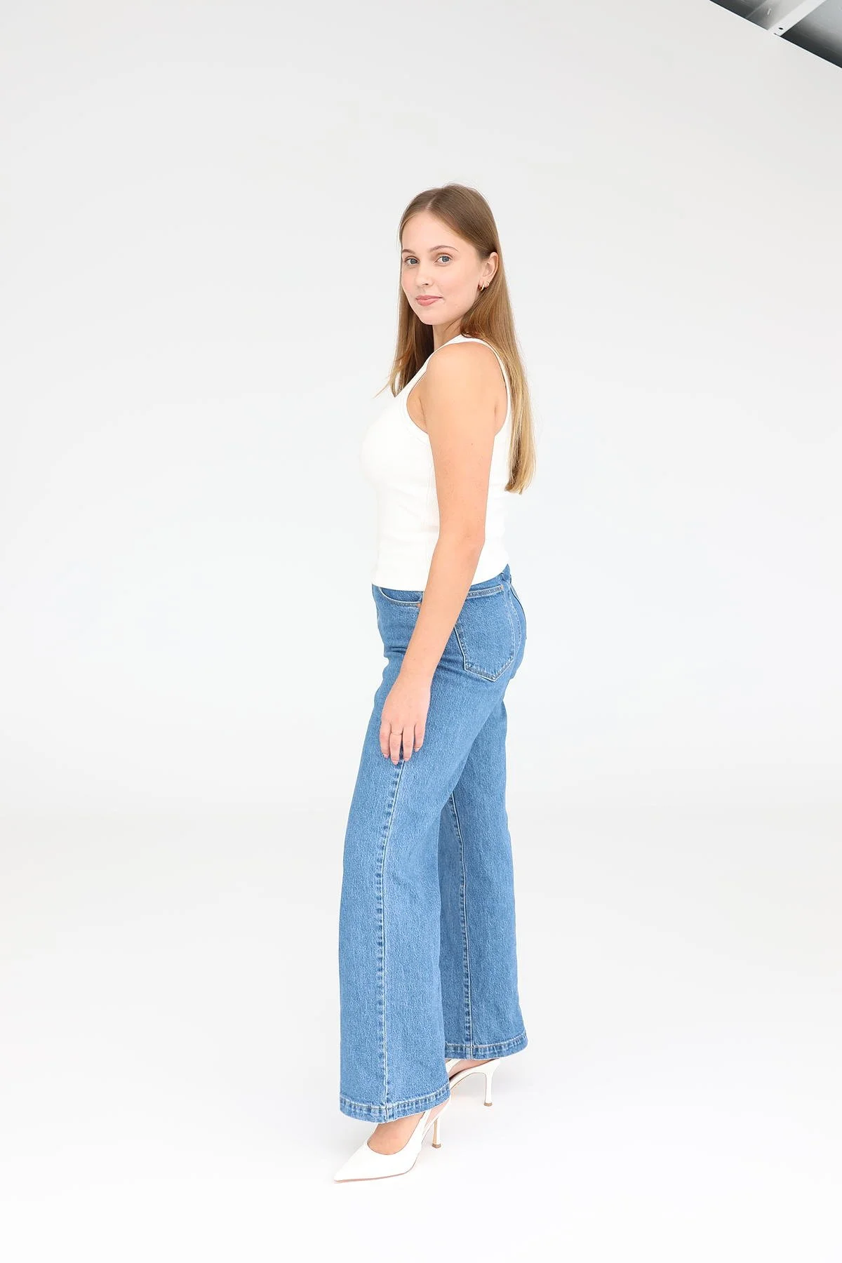 ABBEY CARTER Model Imagery 24-09-2025 14_13_42_058.jpg