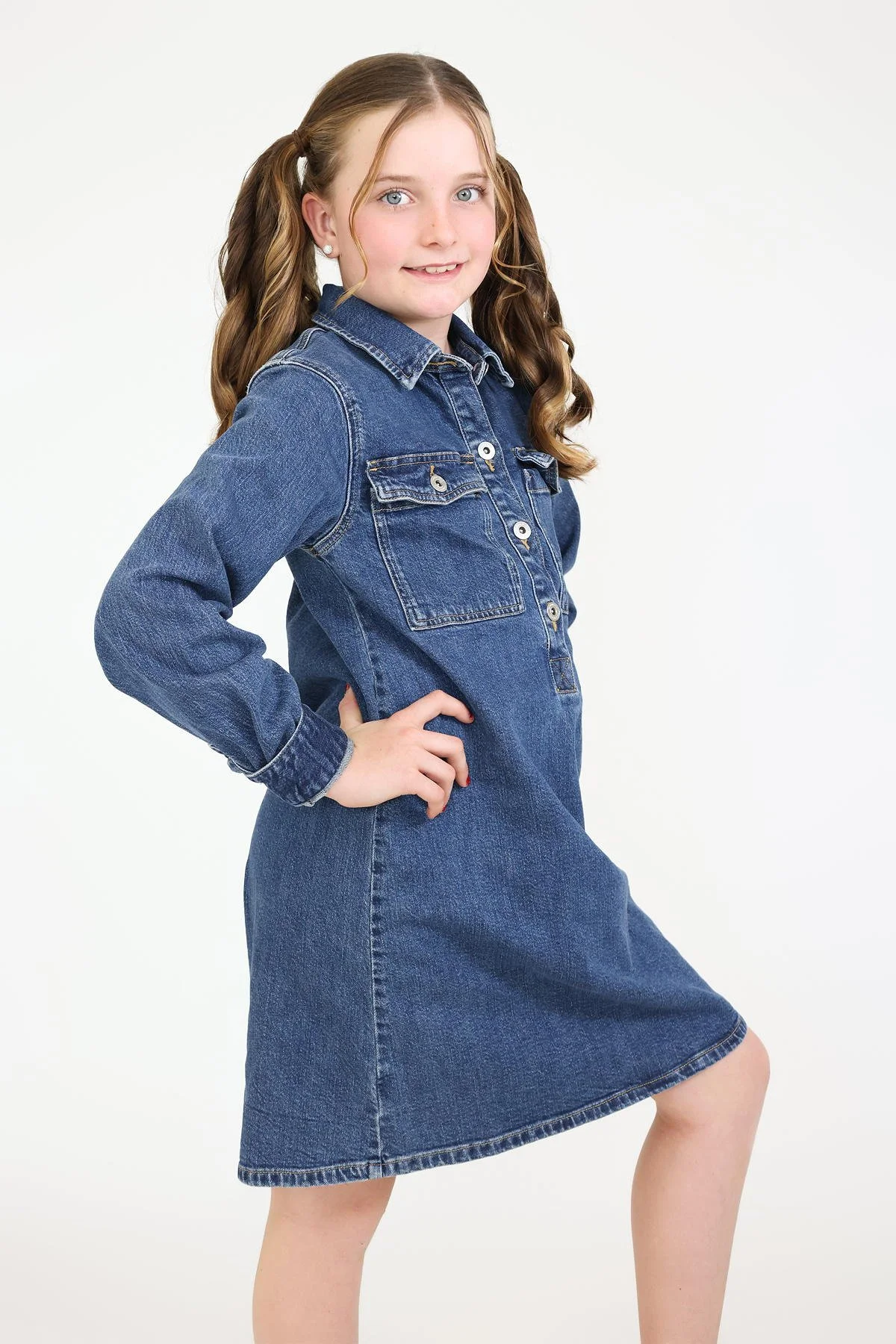 ELYZA SOMMERFELD Model Imagery 27-10-2025 21_19_24_331.jpg