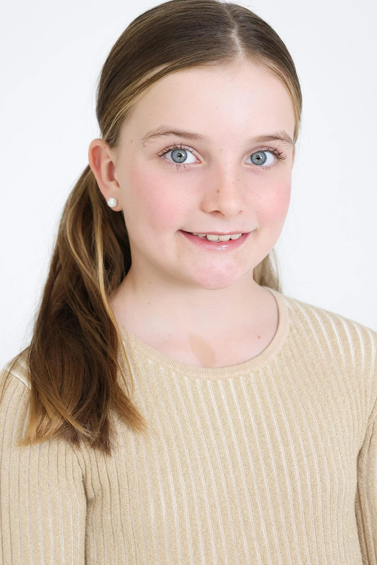 ELYZA SOMMERFELD Model Imagery.jpg