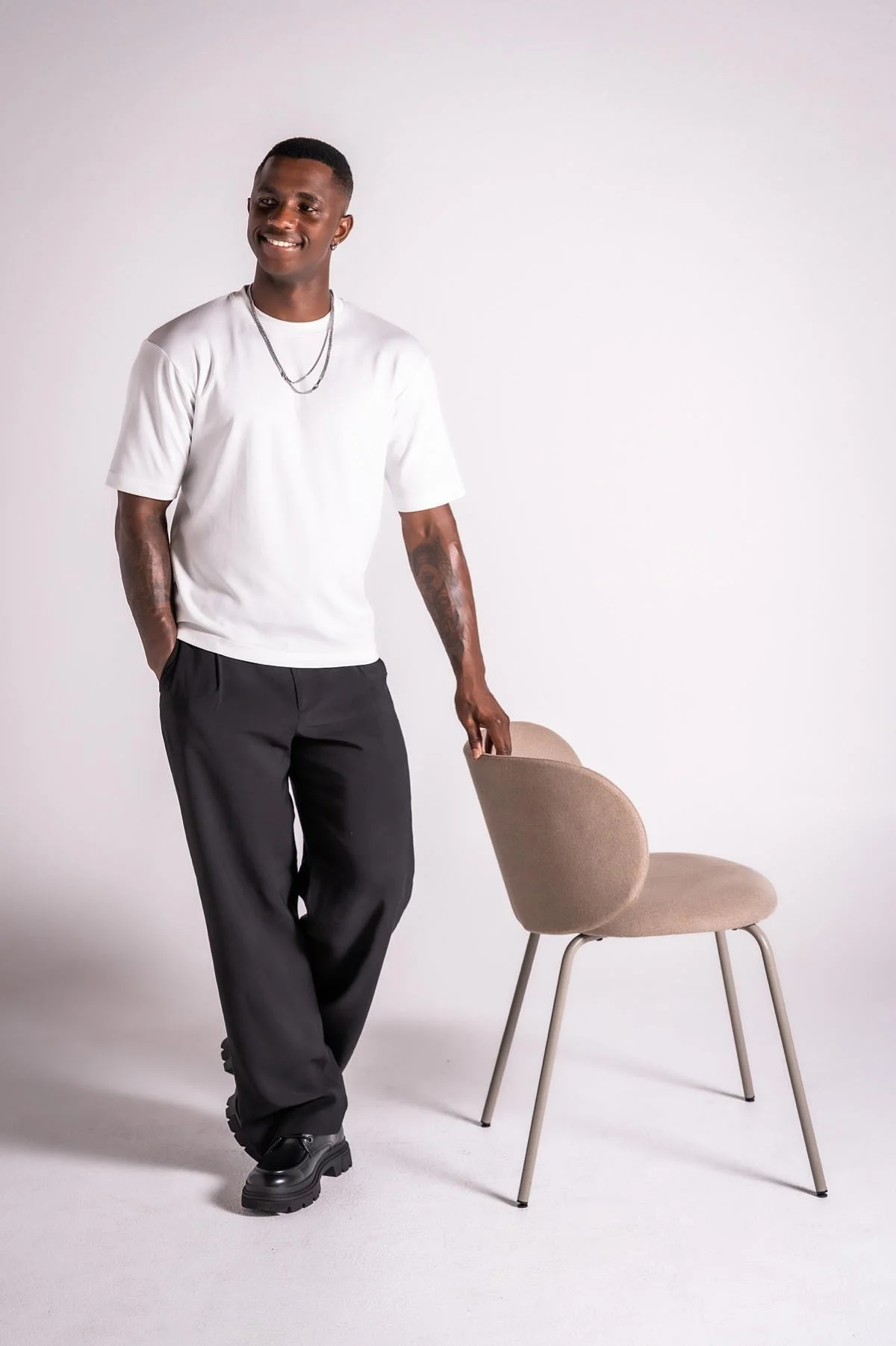 JONATHAN WILLIAMS Model Imagery 10-11-2025 14_14_28_273.jpg