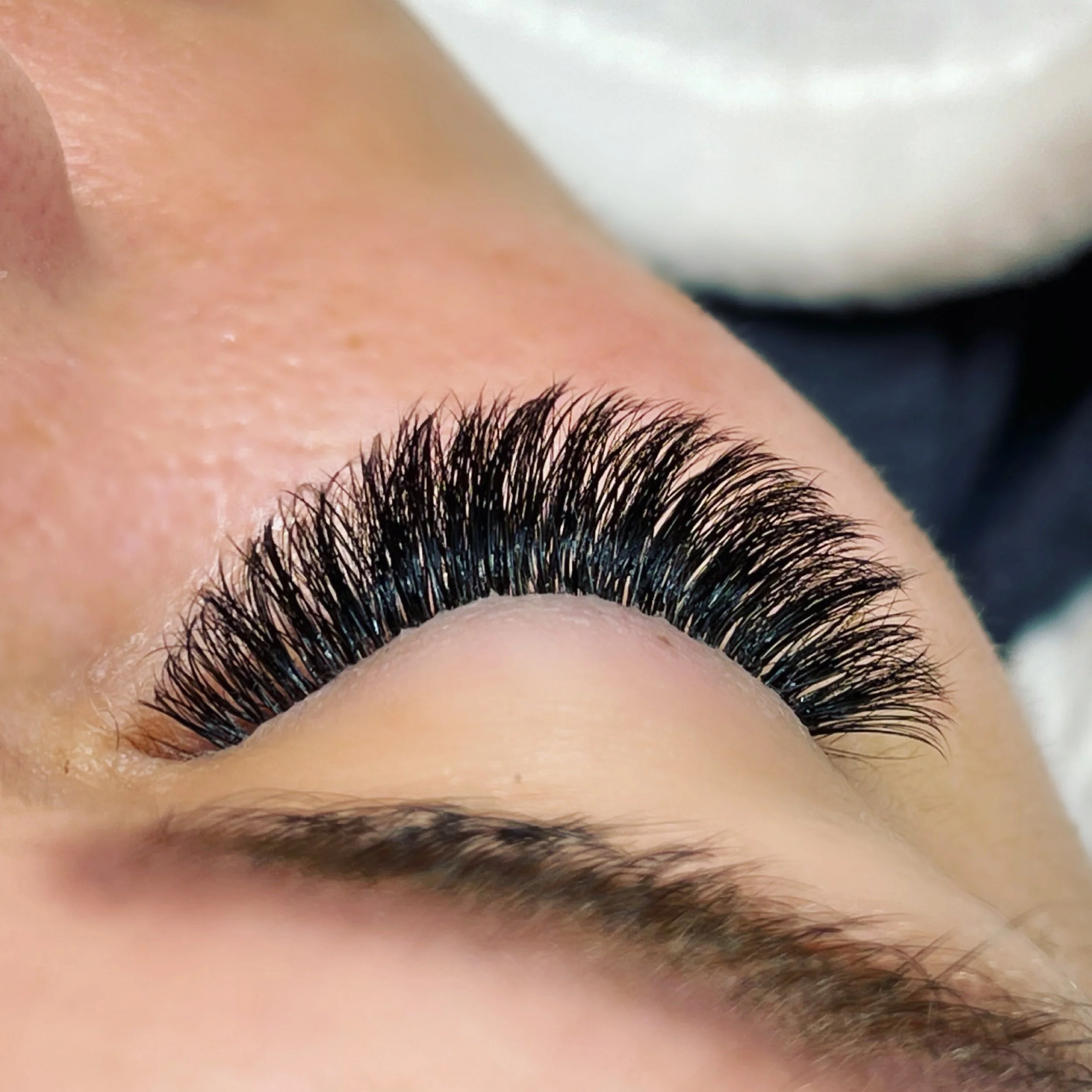 volume-lash-extensions-1.jpeg