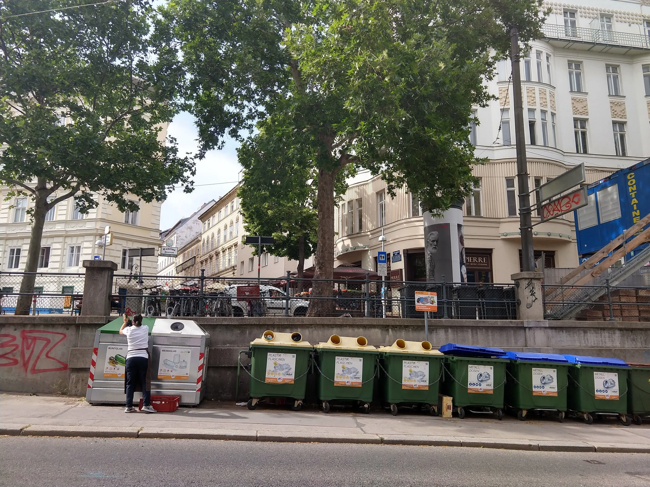 Recycling bins along the street — one of many reasons to love Vienna. I think I also heard recently that it's been voted a top city for livability.