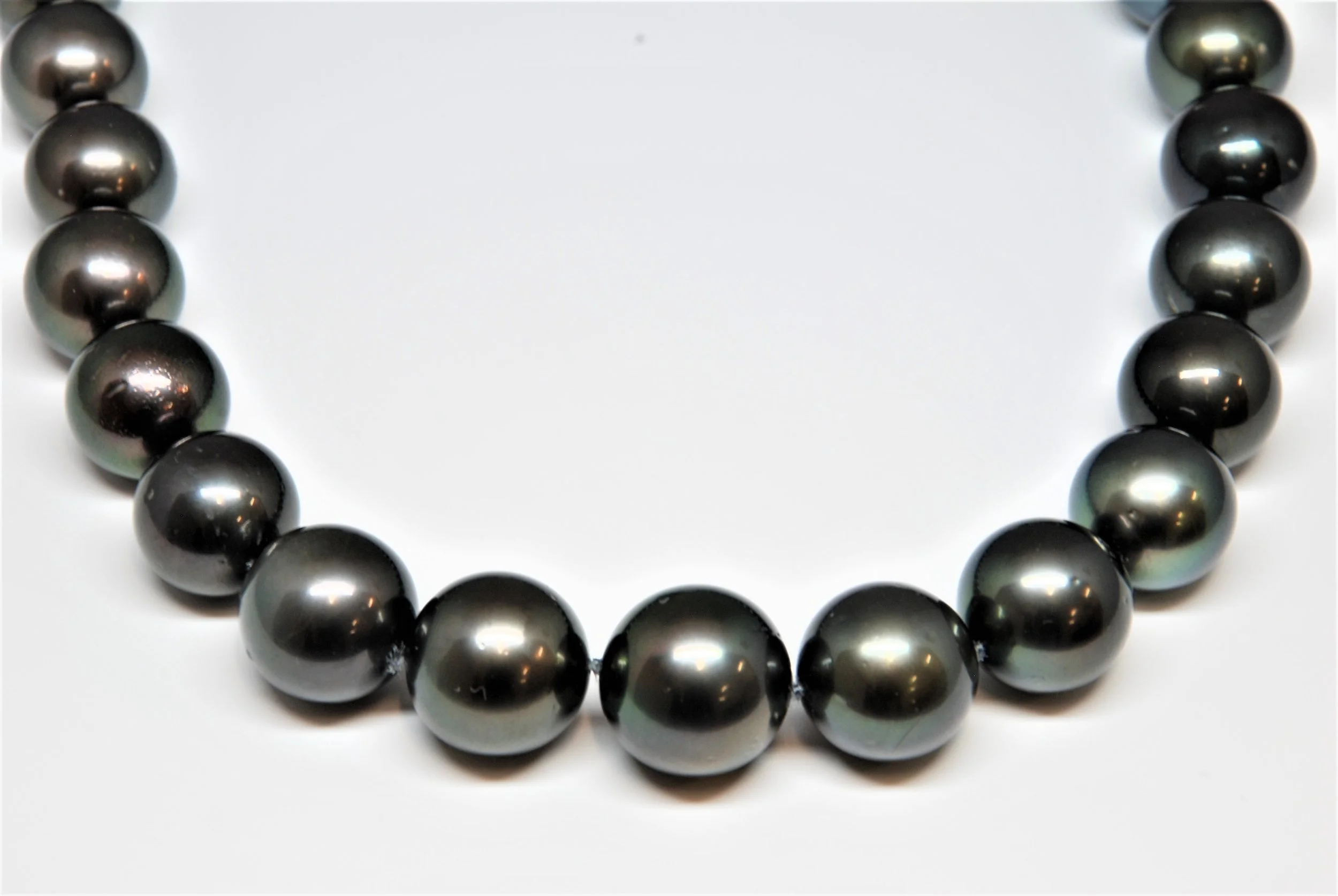 Black Tahitian Pearls — Hakimi Gem Imports