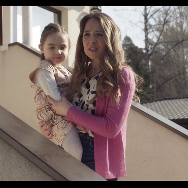 I&rsquo;m on Finnish tv!🎬🎥
#pient&auml;laittoa #amerikkalainen&auml;iti