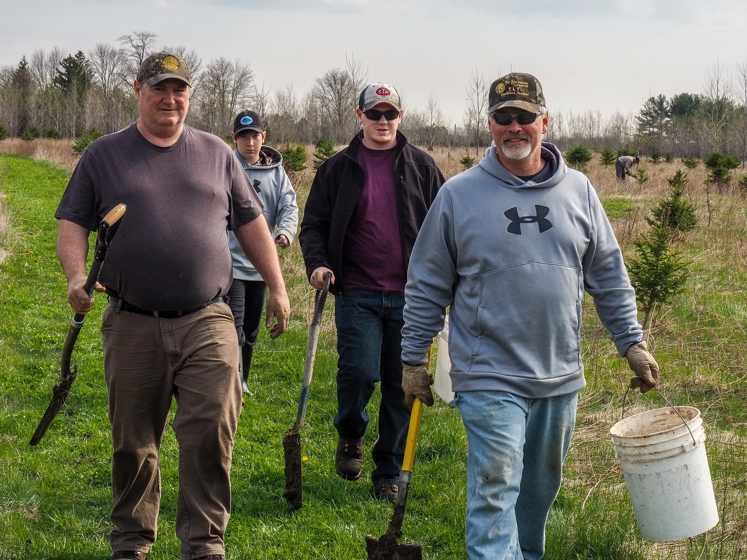 Dale Ouelette (ADTC Oxford Director) and sons, Greg Holden (ADTC P) getting more seedlings