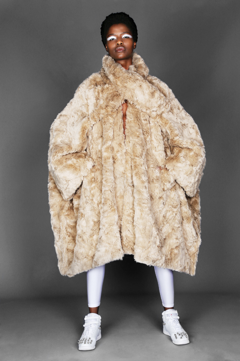fur coat by junya watanabe, Sneakers Junya watanabe