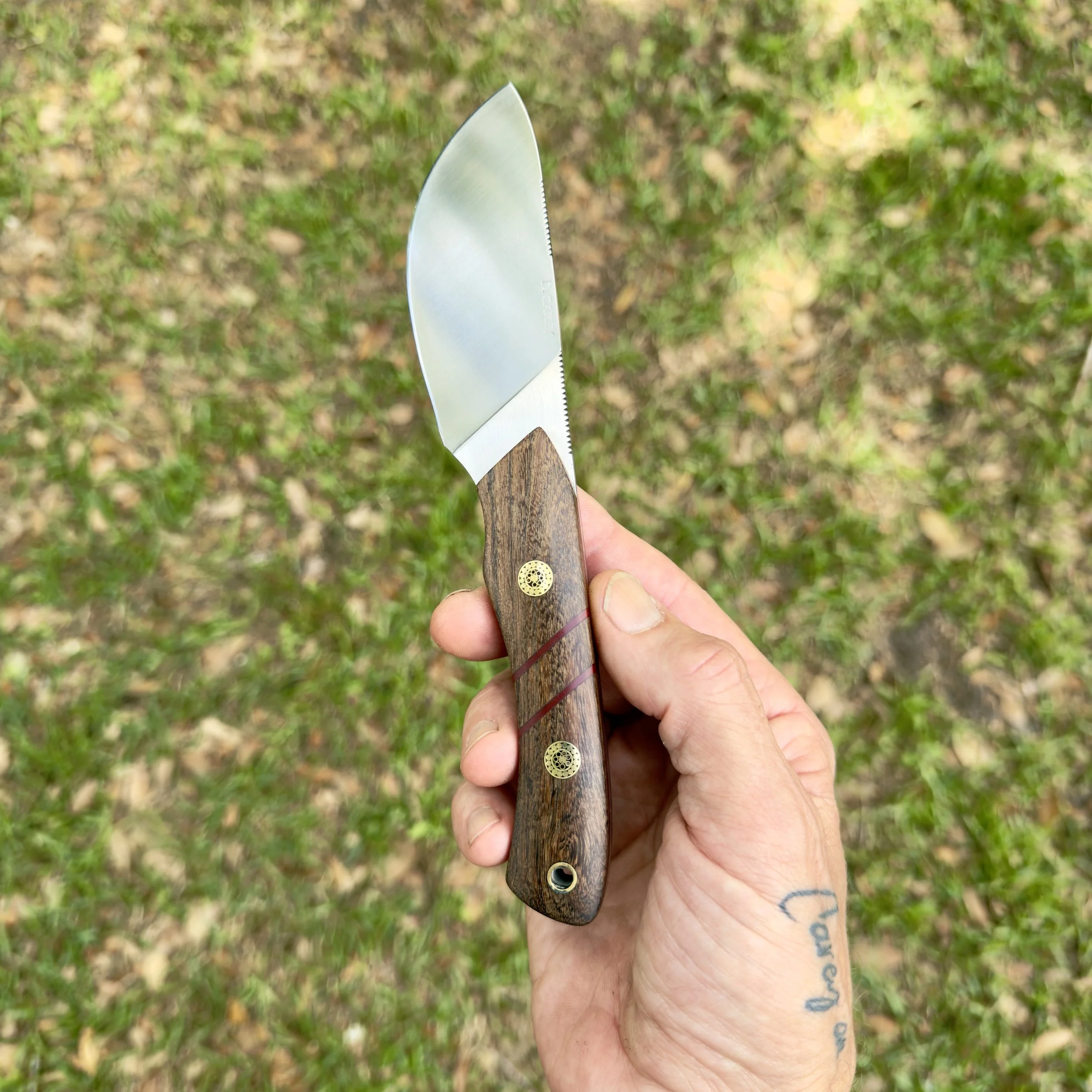 Handheld coffeewood skinner knife with CPM-154 stainless blade outdoor