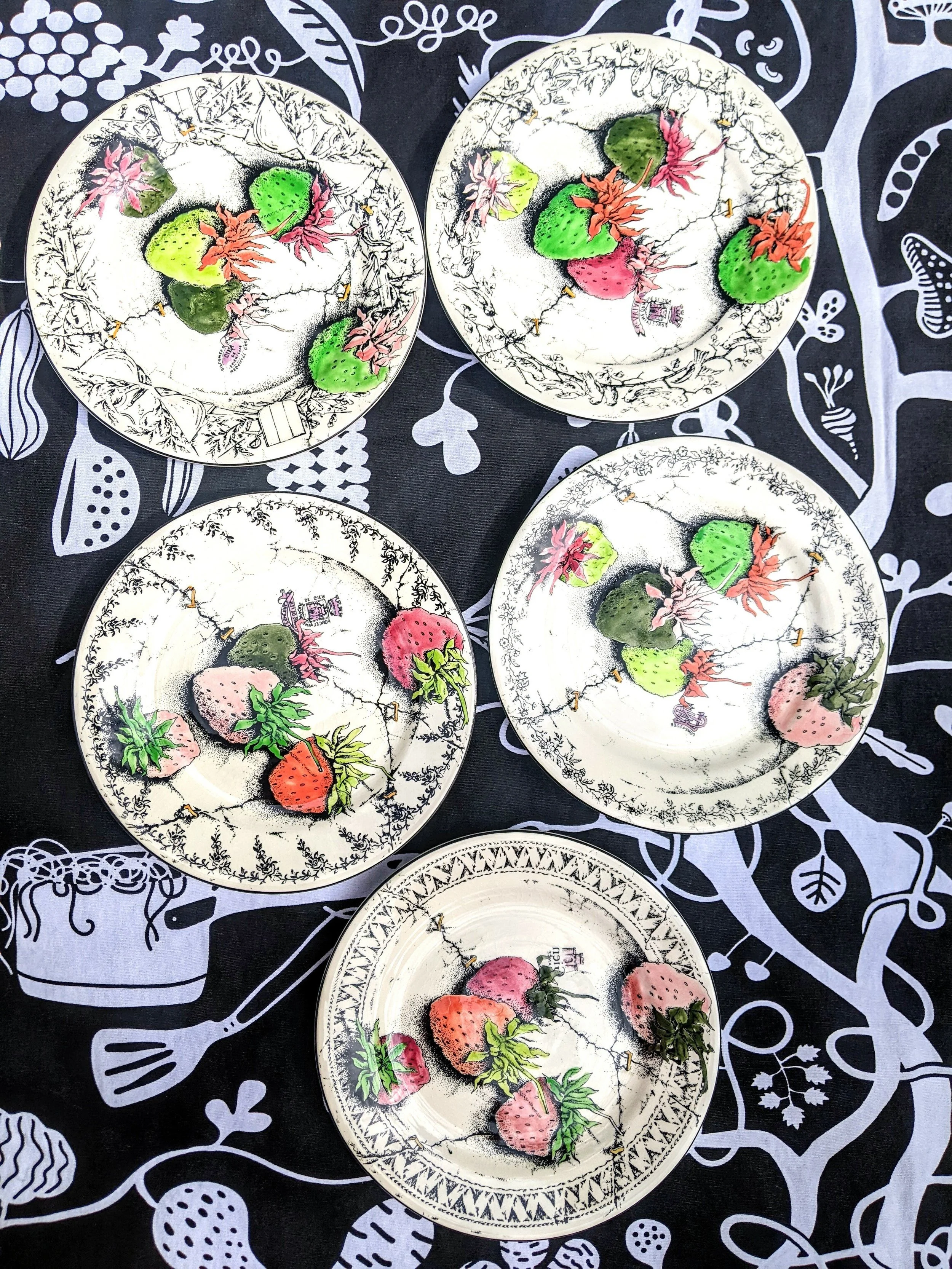 Postmodern Dessert Plates - KNA Wine