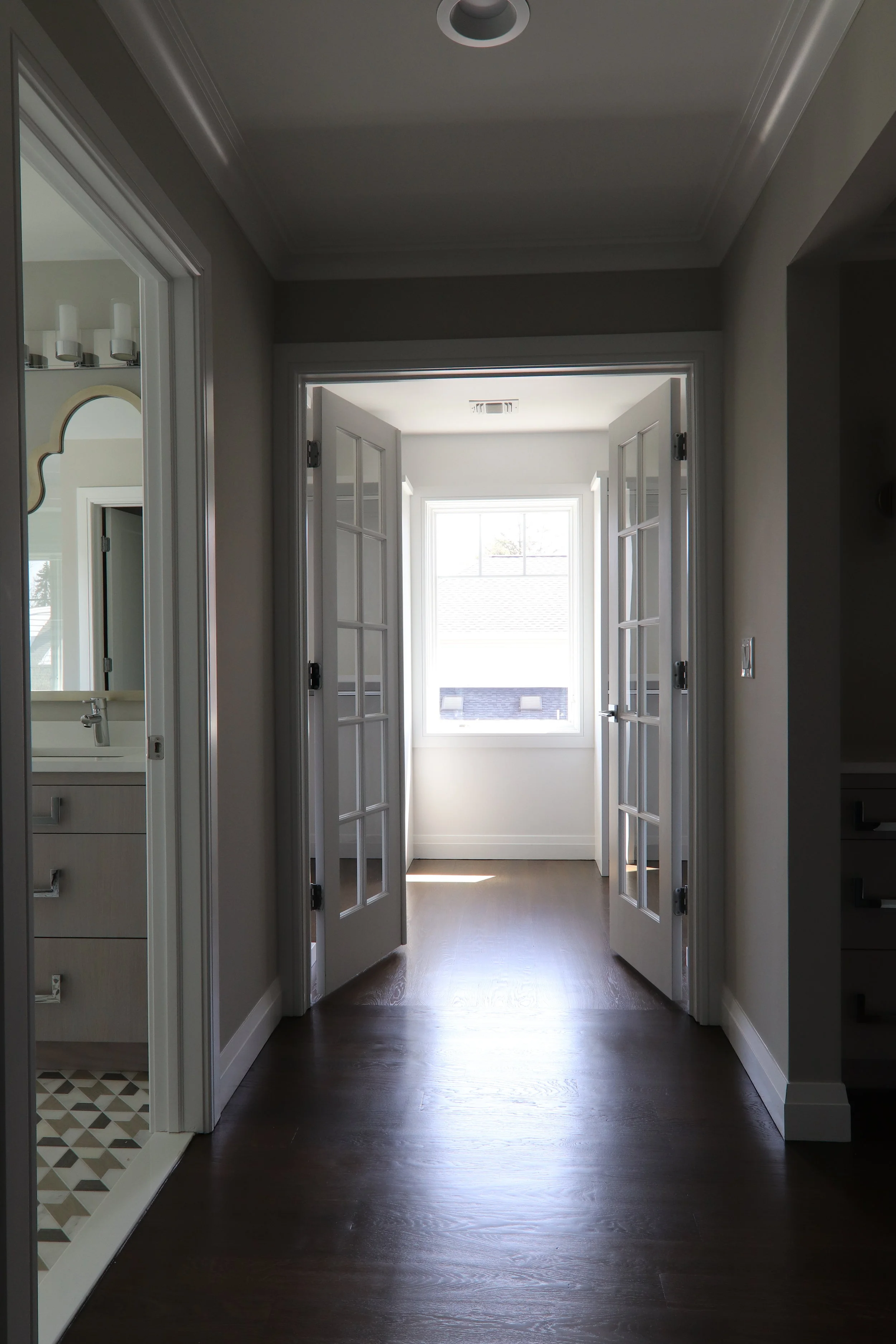25 Master Suite toward Closet.JPG