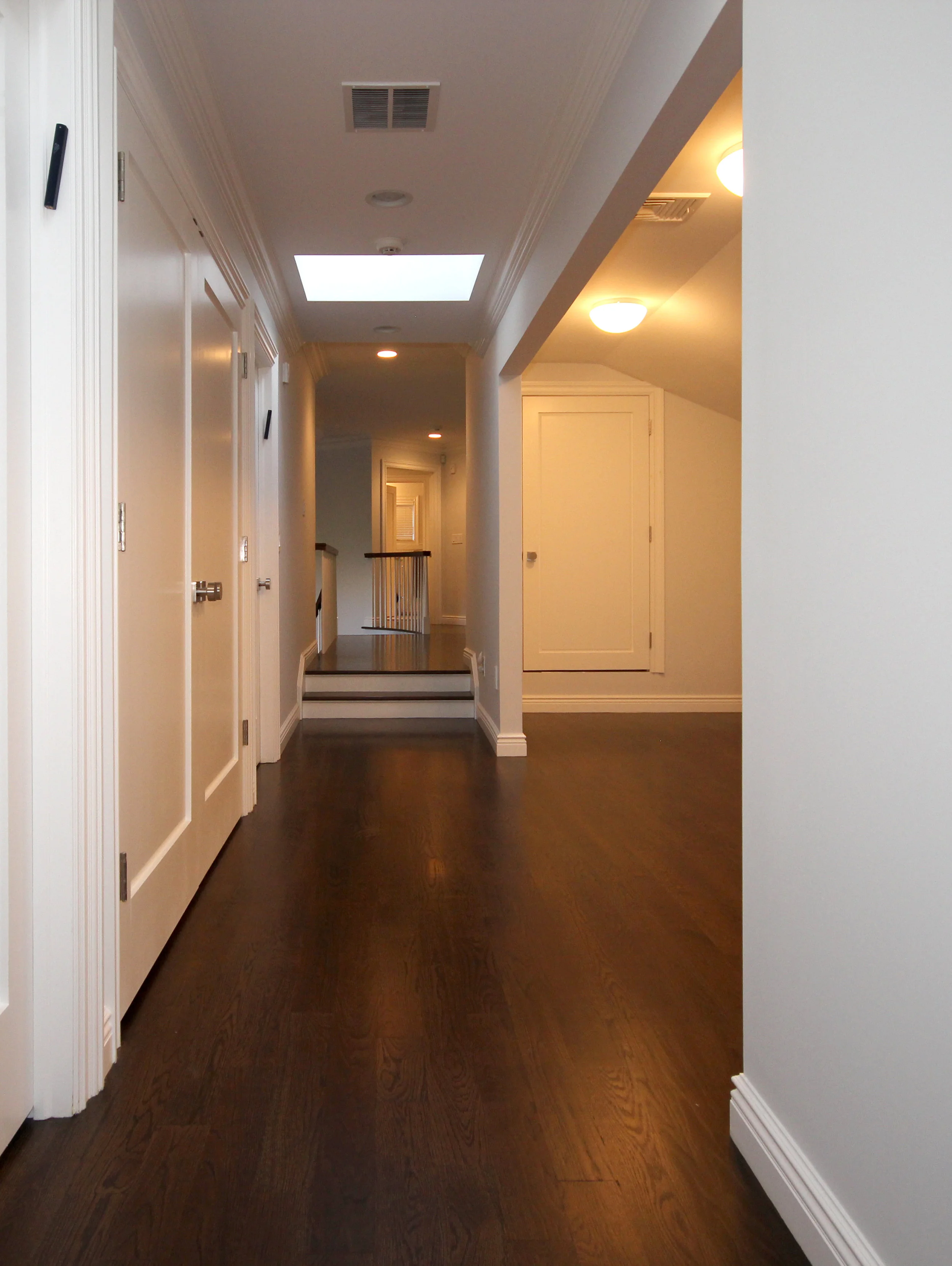 06 Farview - Hall.jpg