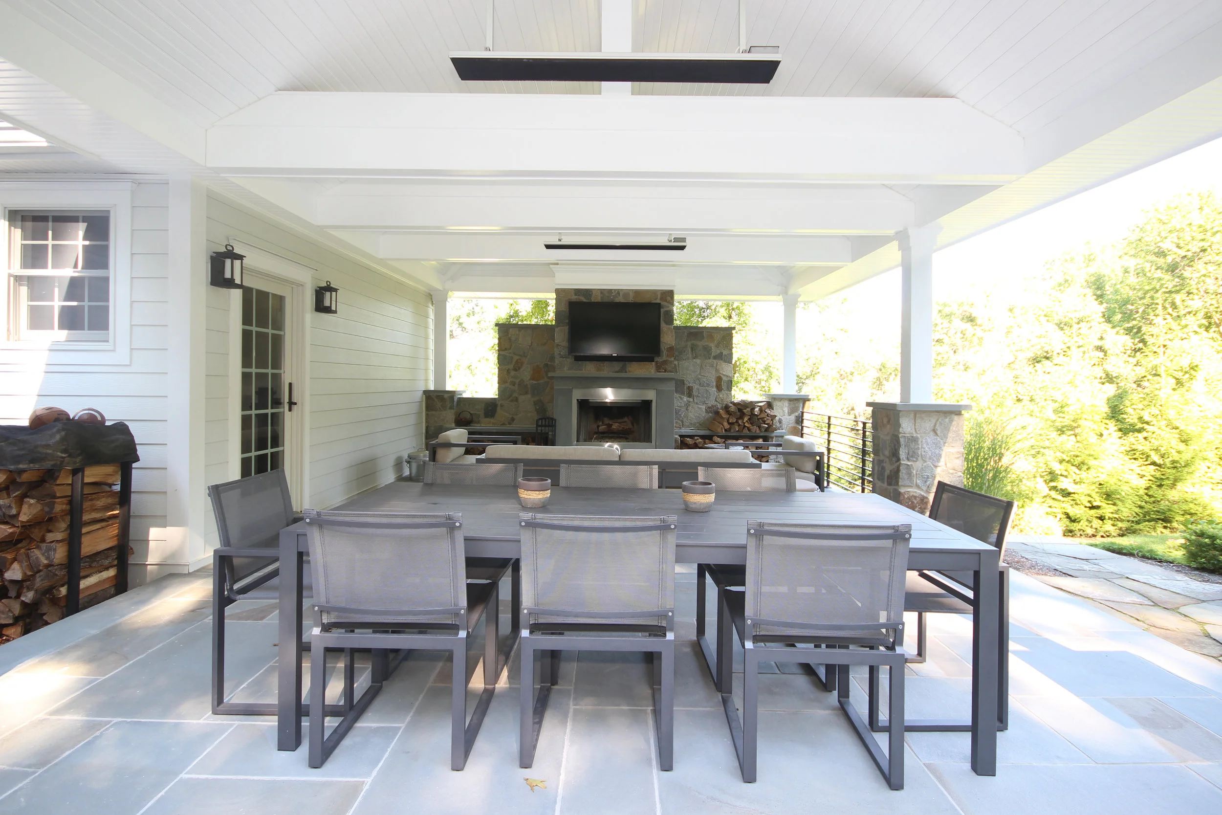 05 Straight On View.jpg