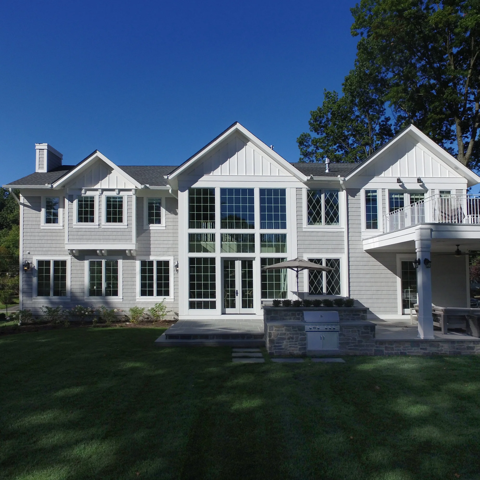 20 Dono - Rear 02.jpg