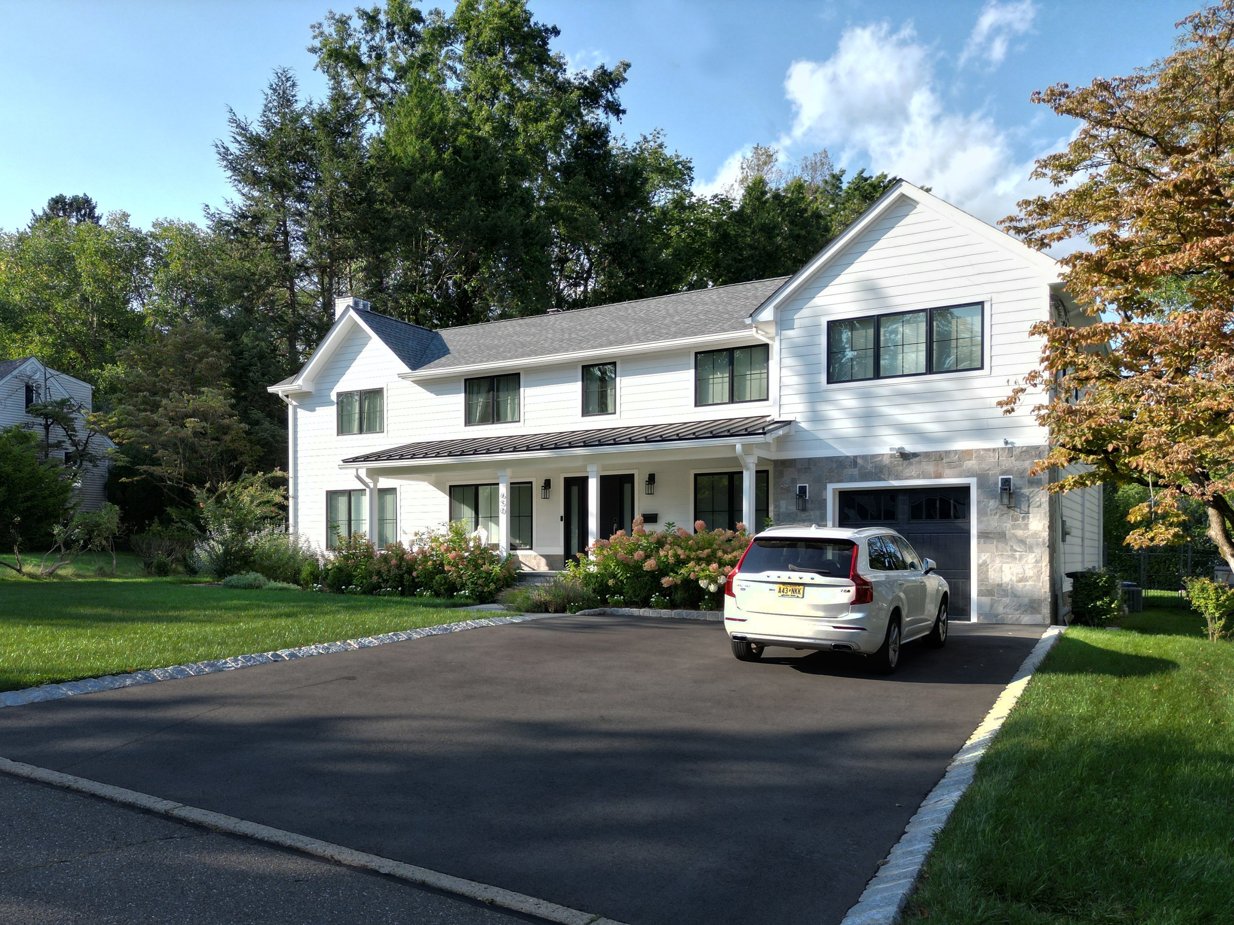 Leigh Residence - Right Side.jpg