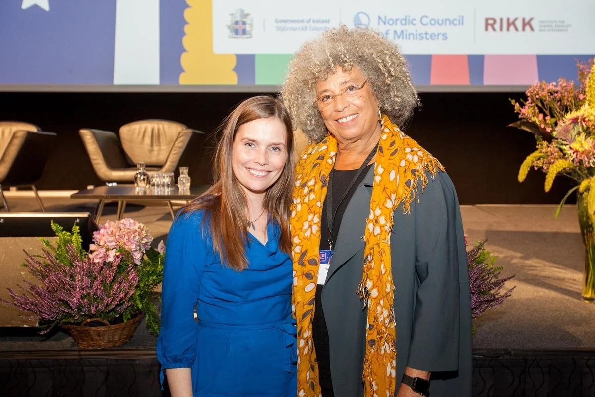 Katrín Jakobsdóttir, forsætisráðharri Íslands, og Angela Davis, politiskur aktivistur, professari og rithøvundur