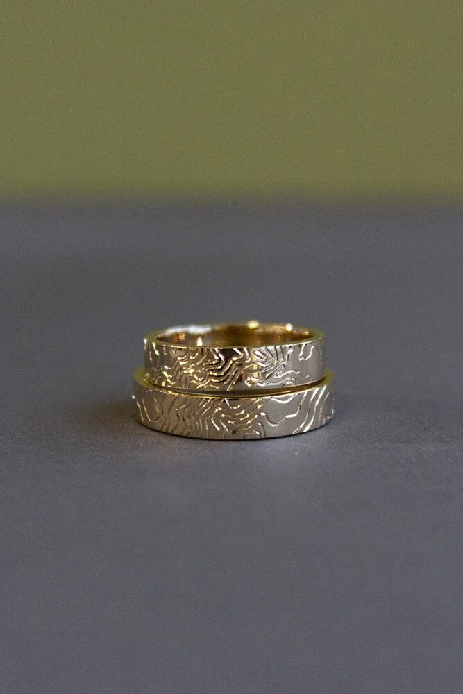 Sheffield &amp; Tehran gold contour map wedding rings
