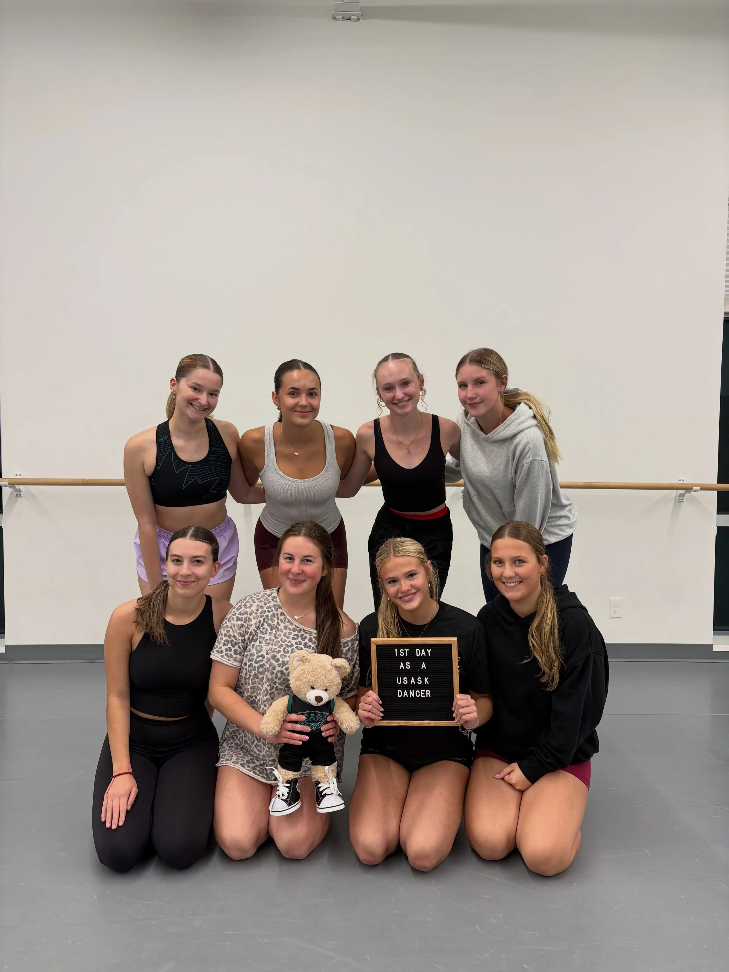 First day of practice for our Pom team!!🐾

#usaskdance #Pomteam #2627season